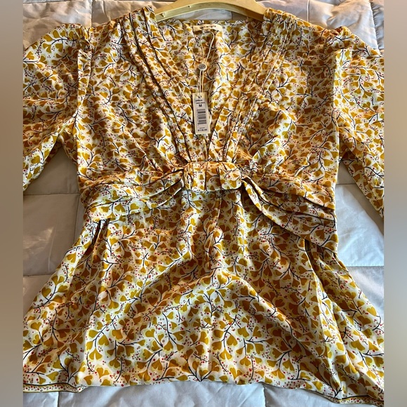 NWT Max Studio MUST HAVE! Fitted to accentuate curves, and very flattering. - Picture 3 of 9